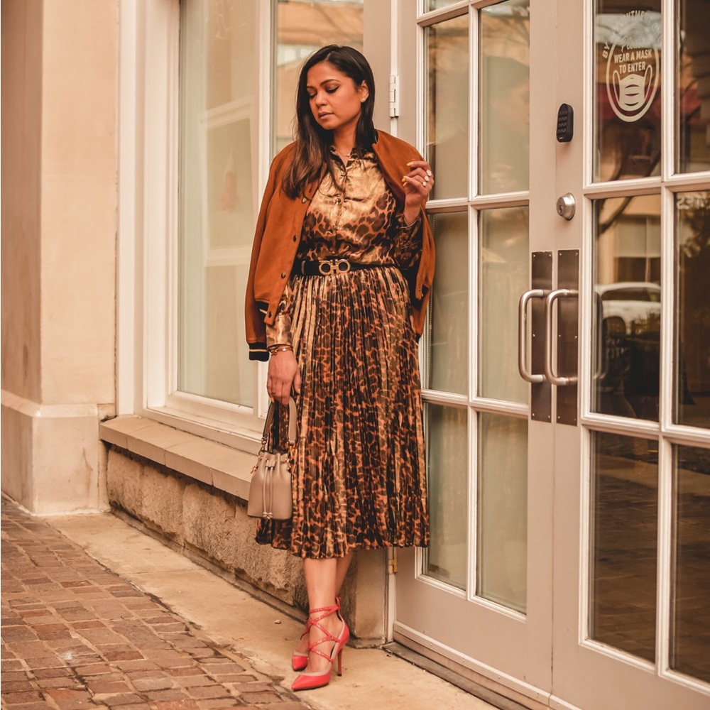 Leopard print metallic pleated skirt